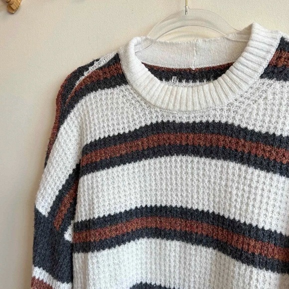 🦋 $10 American Eagle Striped Waffle Knit Sweater - Picture 5 of 7